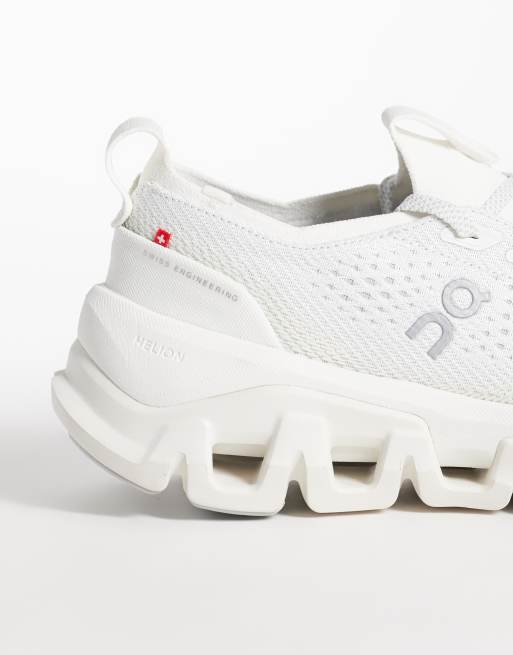 ON Cloud X Tempo träningsskor i Ivory och Ice, 4 av 5