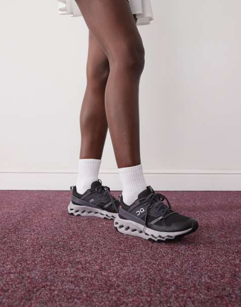 ON Cloudhorizon outdoor trainers in black - view 1