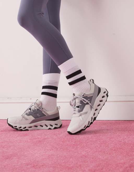 ON Cloudhorizon performance outdoor trainers in grey