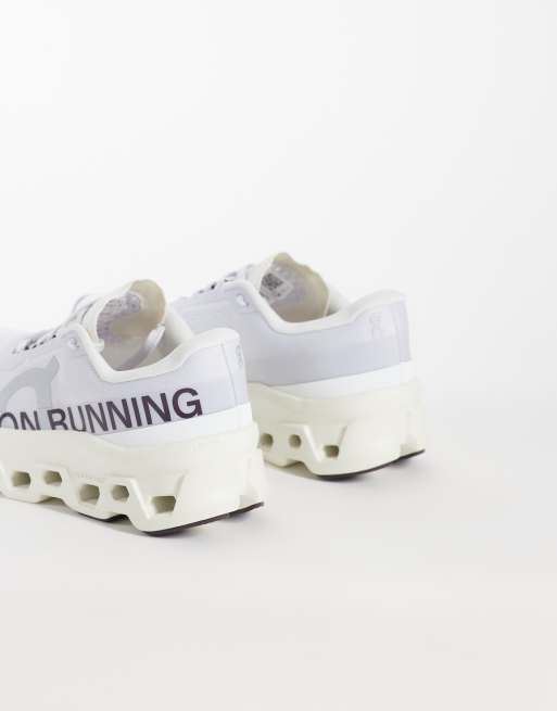 ON Cloudmonster 1 baskets de running lilas et blanches, 2 de 5