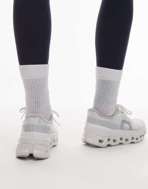 ON Cloudmonster 1 sneakers da corsa bianche, 3 di 5