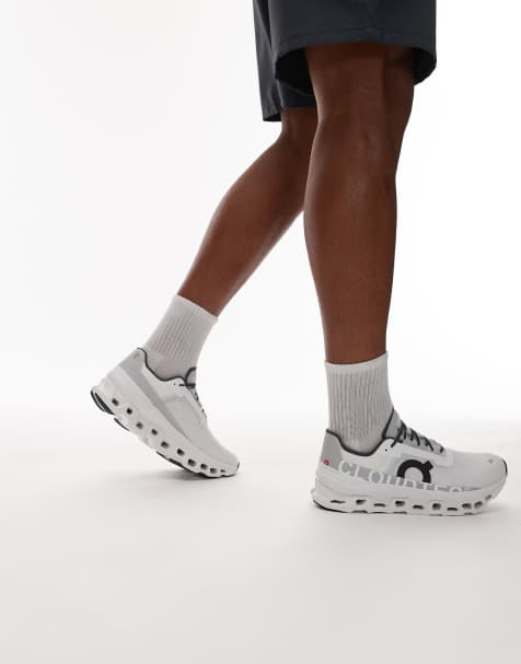 ON - Cloudmonster - Hardloopschoenen in wit - view 1