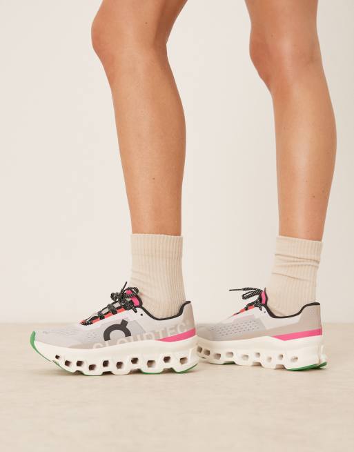 ON – Cloudmonster – Lauf-Sneaker in Silber, Elfenbein und Rosa, 4 von 5