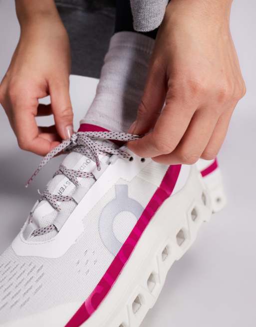 On Cloudmonster オフホワイト/ピンク スニーカー ON Cloudmonster running trainers in white and pink | ASOS