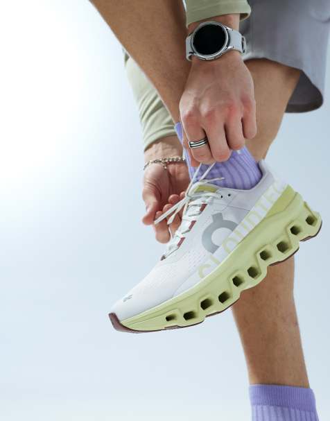 ON Cloudmonster running trainers in white frost acacia - view 1