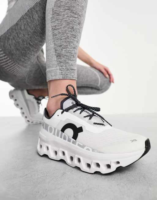  ON Cloudmonster running trainers in white