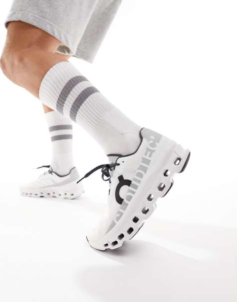 ON Cloudmonster running trainers in white - view 1