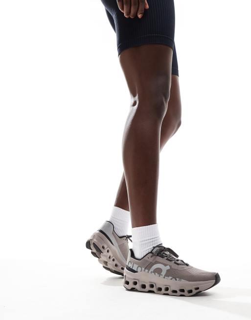 ON - Cloudmonster - Sneakers da corsa grigio scuro e grigio chiaro, 4 di 5