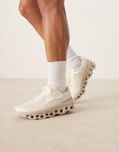 ON - Cloudmonster Void - Hardloopschoenen in beige - view 1