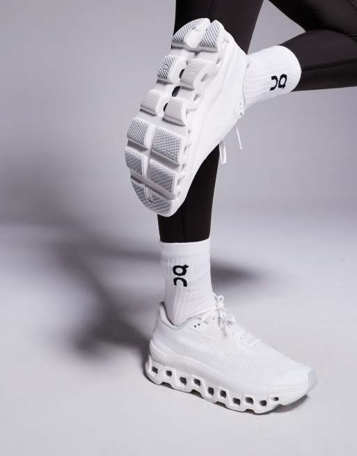 ON – Cloudmonster Void – Lauf-Sneaker in Weiß  , 4 von 5