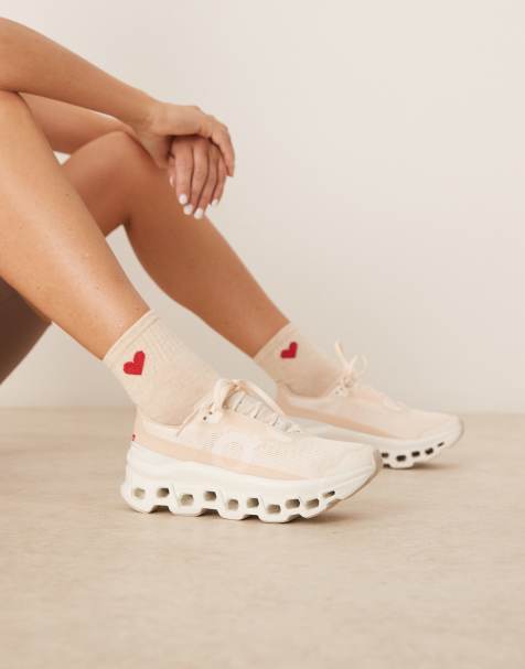 ON Cloudmonster Void running trainers in beige - view 1