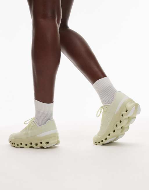 ON Cloudmonster Void running trainers in green, 3 of 5