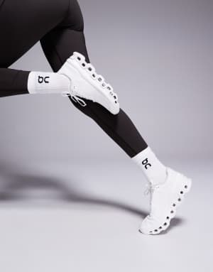 ON Cloudmonster Void running trainers in white