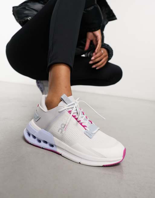 ON - Cloudnova Flux - Sneakers in wit