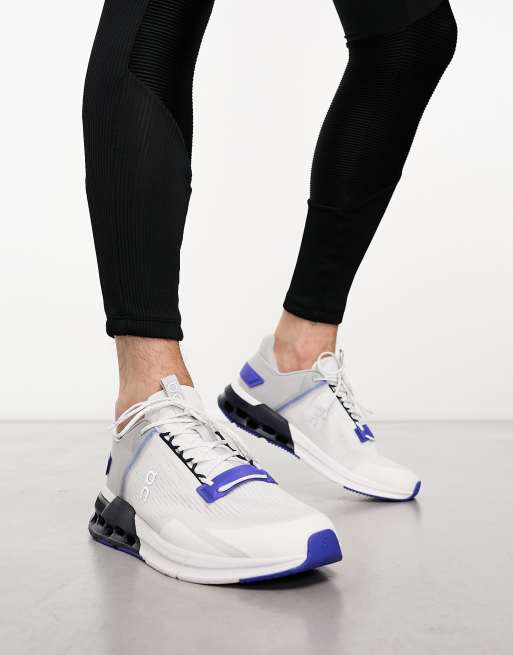 Cloudnova Flux Sneakers in Black - On