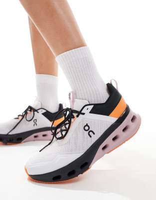 ON - Cloudnova X Training - Sneaker in Weiß und Orange