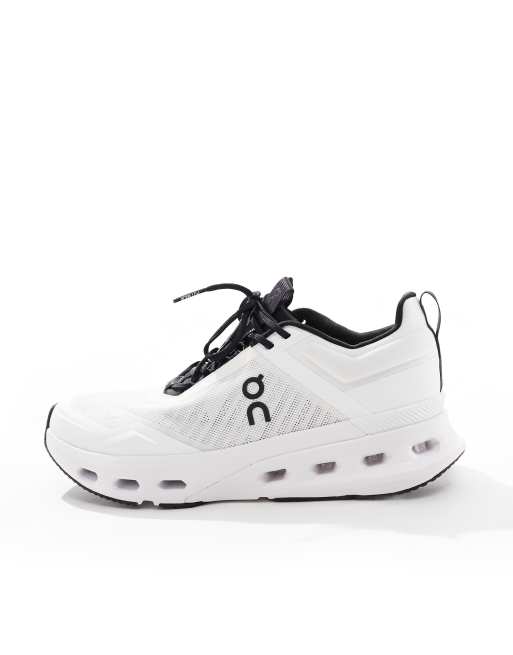 ON Cloudnova X Training Sneaker in WeiB und Schwarz ASOS