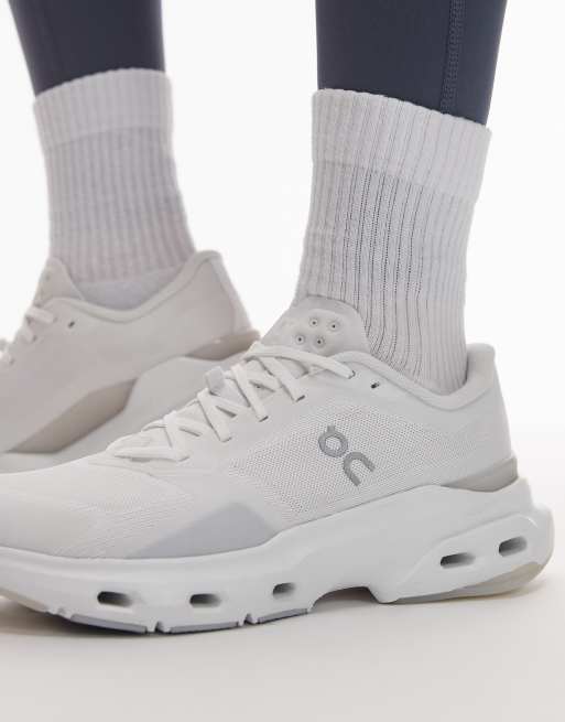 On Cloudpulse 2 Trainings-Sneaker in Weiß, 4 von 5