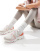 Thumbnail 1 van 5