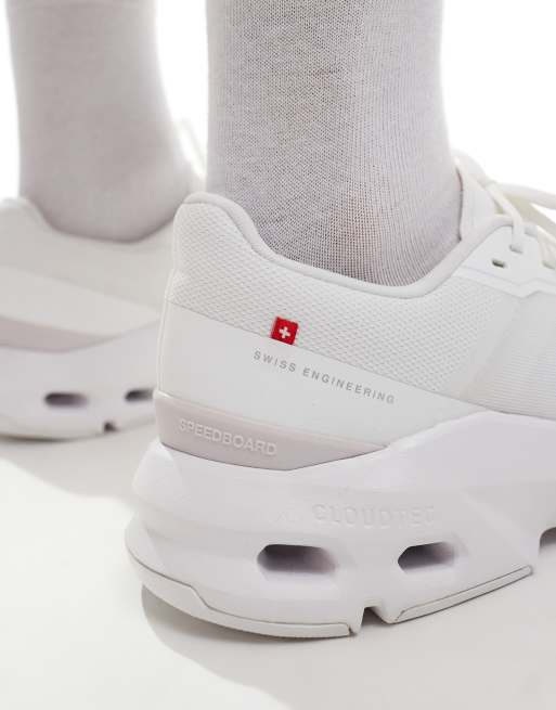 ON Cloudpulse training trainers in white , 5 of 5
