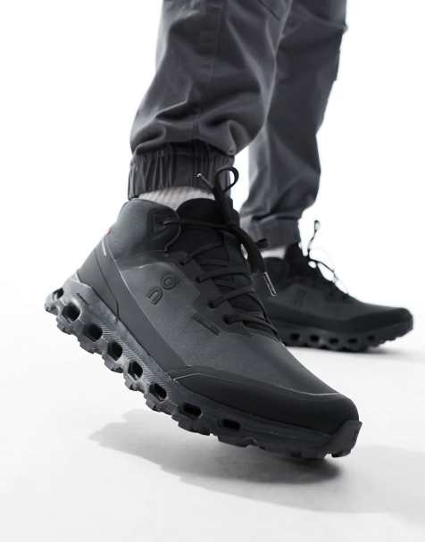 ON Cloudroam waterproof all day trainers in triple black - view 1