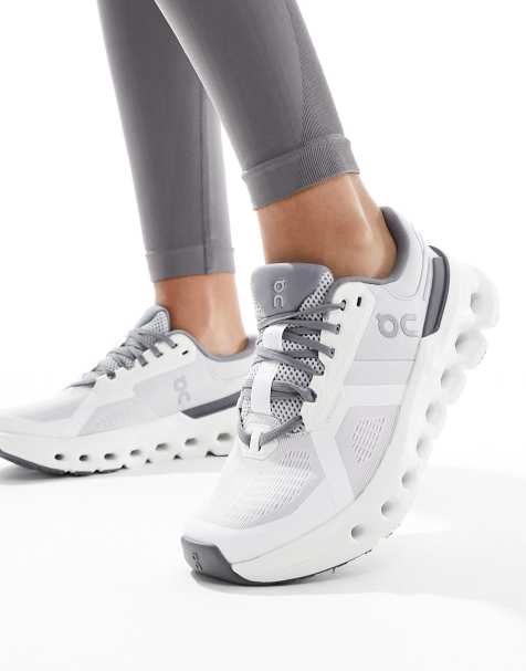 ON - Cloudrunner 2 - Hvide løbesneakers - view 1