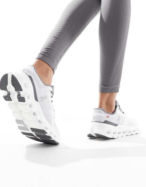 ON – Cloudrunner 2 – Laufsneaker in Weiß, 3 von 5