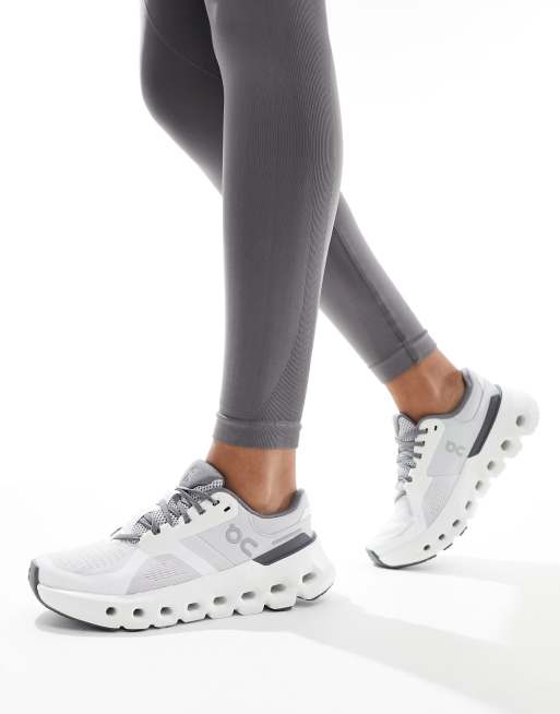 ON – Cloudrunner 2 – Laufsneaker in Weiß, 5 von 5