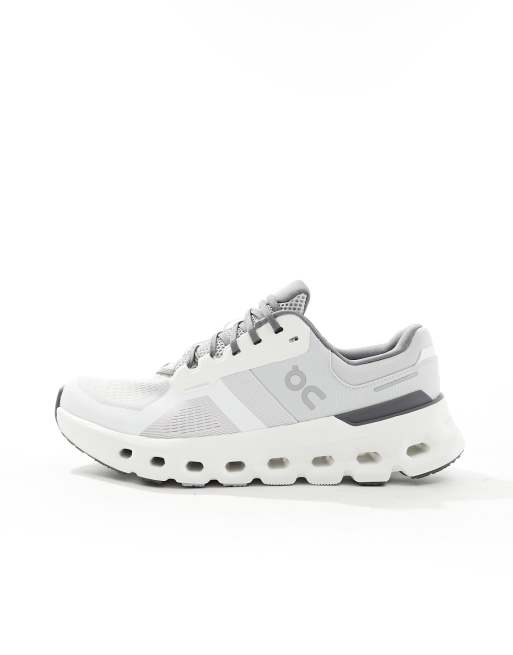 ON Cloudrunner 2 running trainers in frost white, 2 of 5