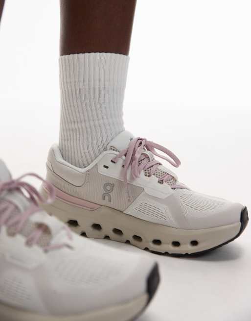 ON Cloudrunner 2 running trainers in silver and mauve  , 4 of 5