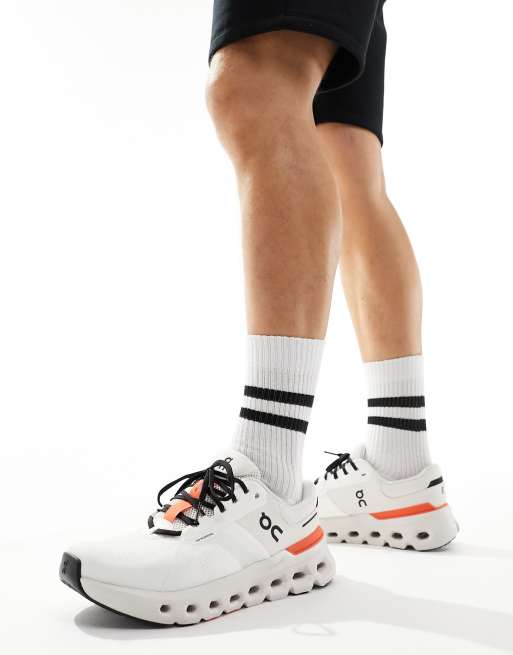 ON - Cloudrunner 2 - Sneakers da corsa color sabbia e bianche non tinte
