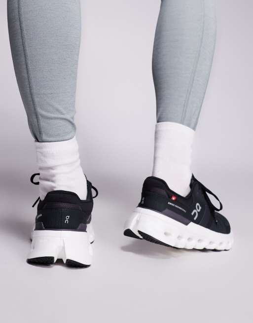ON – Cloudrunner 2 – Svarta löparskor, 3 av 5