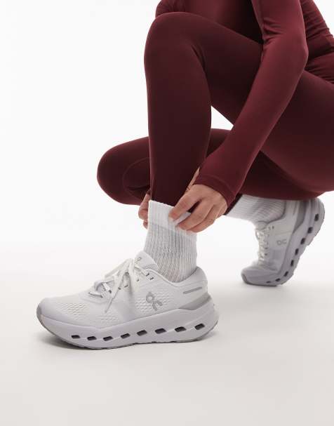 ON - Cloudrunner 3 - Hardloopsneakers in wit - view 1