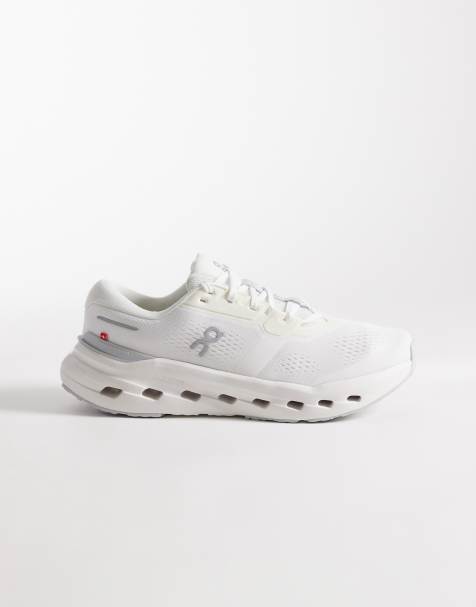 ON Cloudrunner 3 running trainers in white - view 1