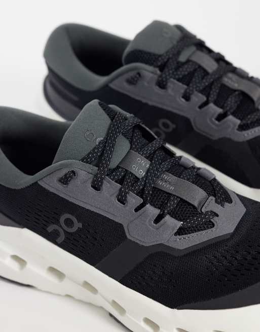 ON – Cloudrunner 3 – Svarta och vita löparskor, 4 av 5