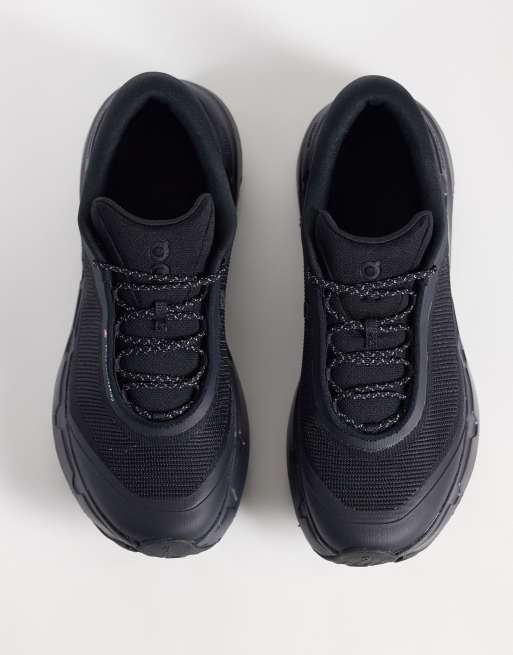 ON Cloudsoma Hike Outdoor trainers in black, 2 of 5