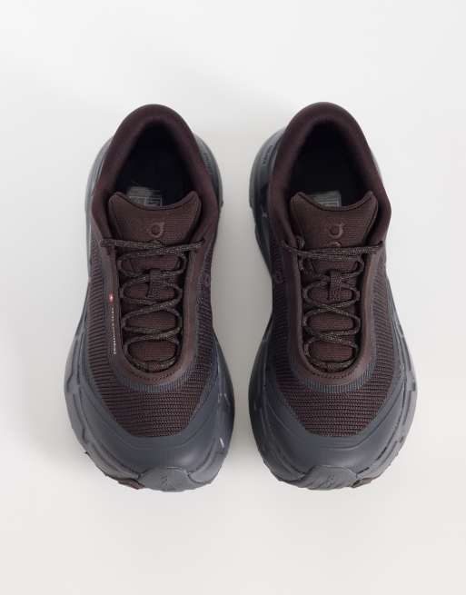 ON Cloudsoma Hike Outdoor trainers in brown and black, 3 of 5