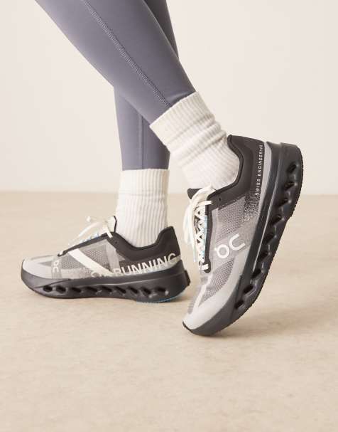 ON – Cloudsurfer Next – Czarne buty sportowe do biegania - view 1