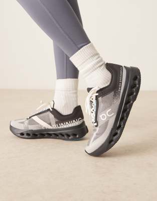 ON - Cloudsurfer Next - Lauf-Sneaker in Schwarz