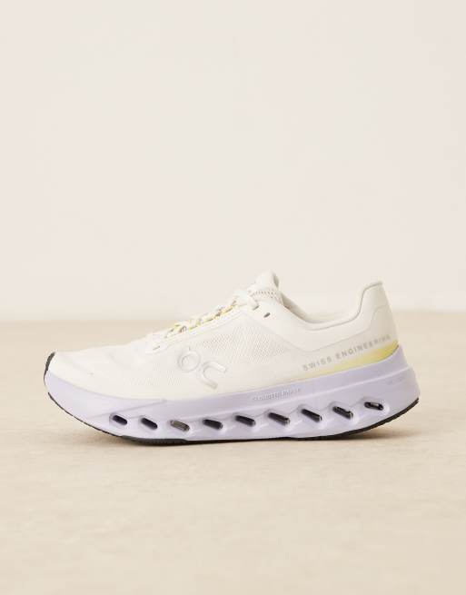 ON – Cloudsurfer Next – Laufschuhe in Weiß  , 2 von 5