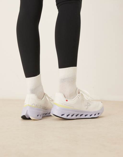 ON – Cloudsurfer Next – Laufschuhe in Weiß  , 3 von 5