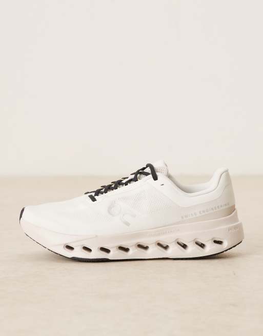 ON Cloudsurfer Next running trainers in ivory and silver, 2 of 5