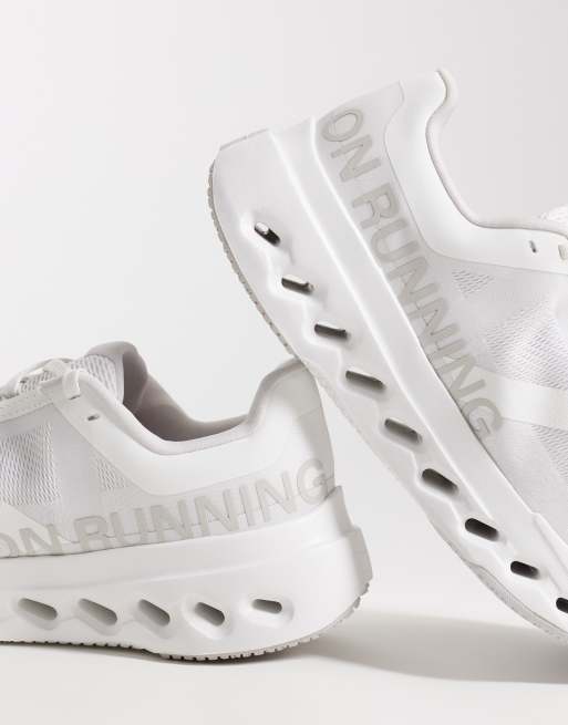 ON Cloudsurfer Next running trainers in white, 2 of 5