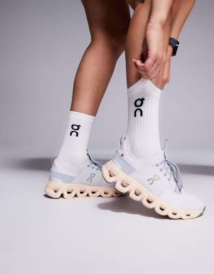 ON - Cloudswift 4 - Lauf-Sneaker in Frost und Blond-Braun