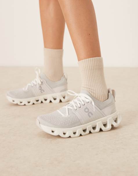 ON Cloudswift 4 running trainers in grey - view 1