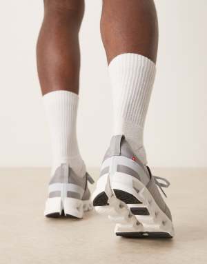 ON Cloudswift 4 running trainers in grey