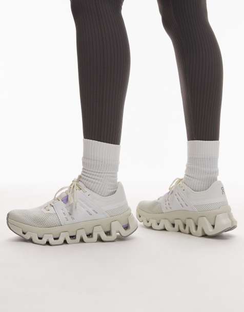 ON Cloudswift Amp running trainers in white - view 1