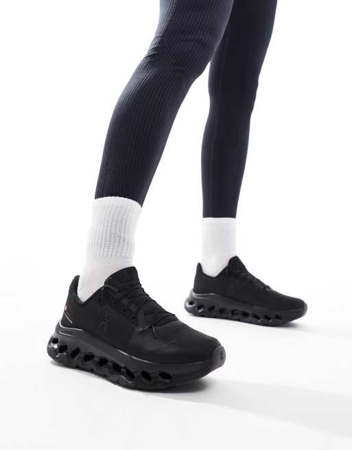 ON Cloudtilt All Day Sneaker ganz in Schwarz ASOS