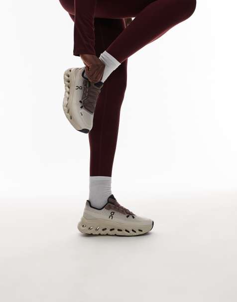 ON – Cloudtilt – All-Day-Sneaker in Braun - view 1