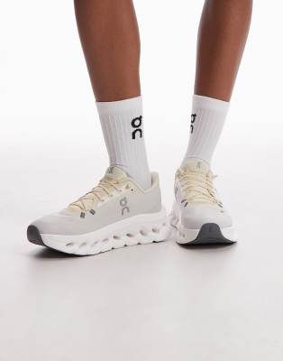 ON - Cloudtilt - All Day - Sneaker in Gelb